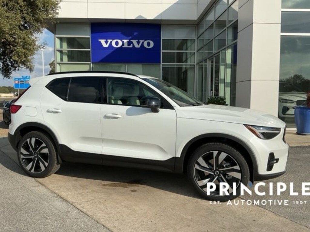 New 2026 Volvo XC40 B4 Plus SUV