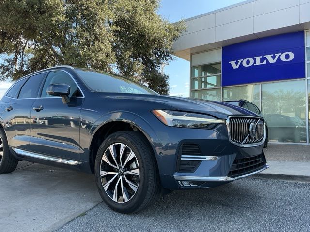 2023 Volvo XC60 Plus's photo