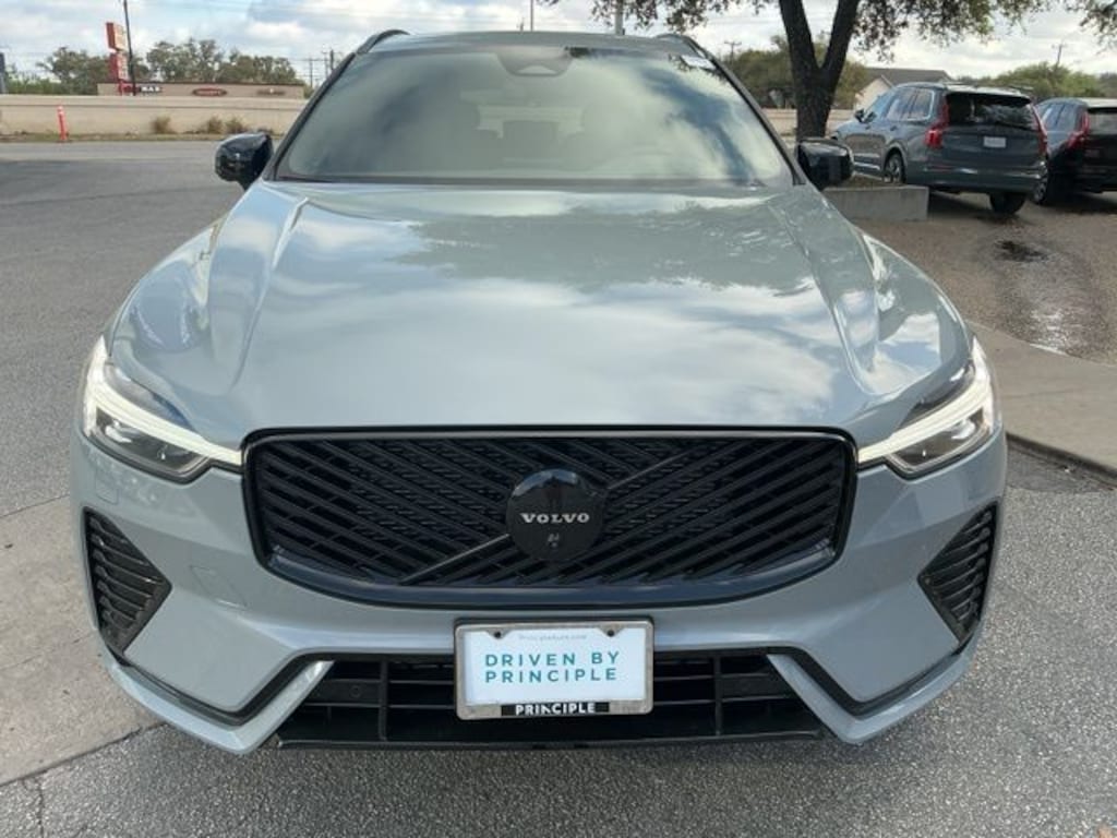 New 2026 Volvo XC60 B5 Ultra Black Edition SUV