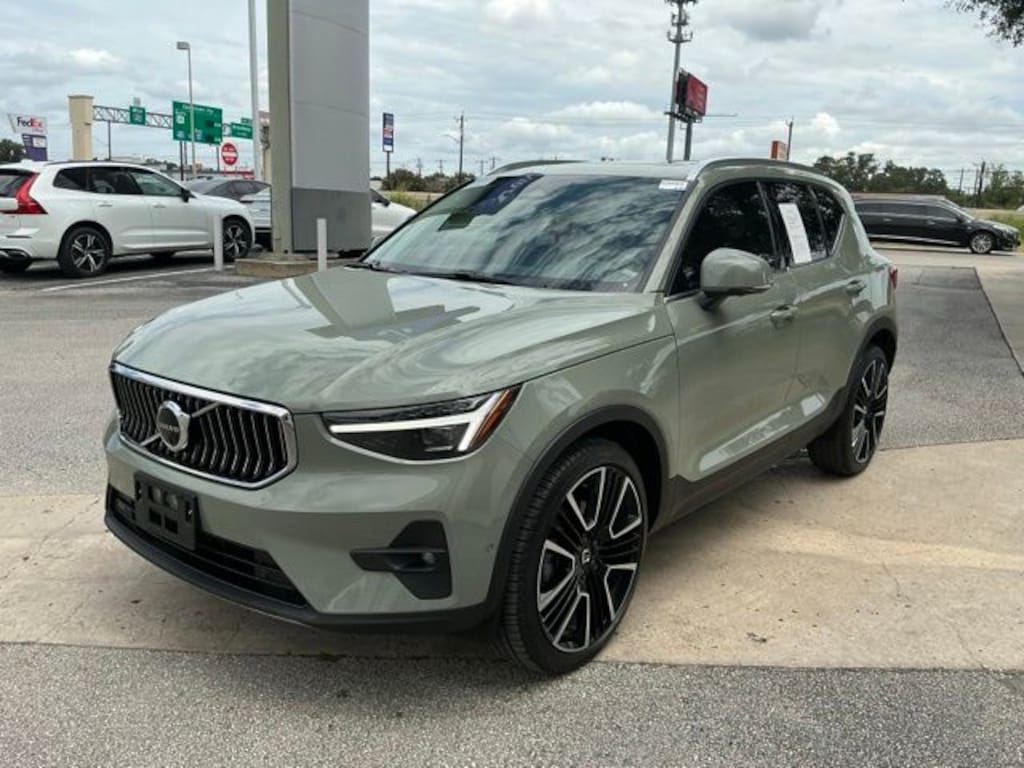 Certified 2024 Volvo XC40 B5 Plus Bright Theme SUV
