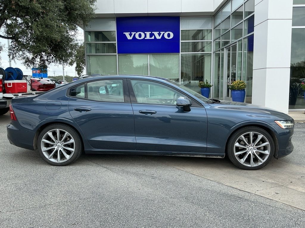 Used 2019 Volvo S60 T5 Momentum Sedan
