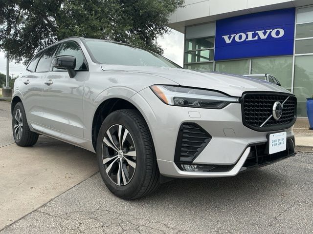 2025 Volvo XC60 B5 Core Dark AWD's photo