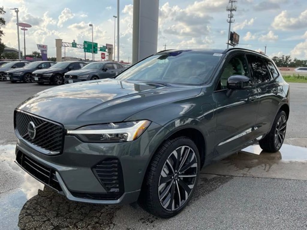 New 2026 Volvo XC60 plug-in hybrid T8 Ultra SUV