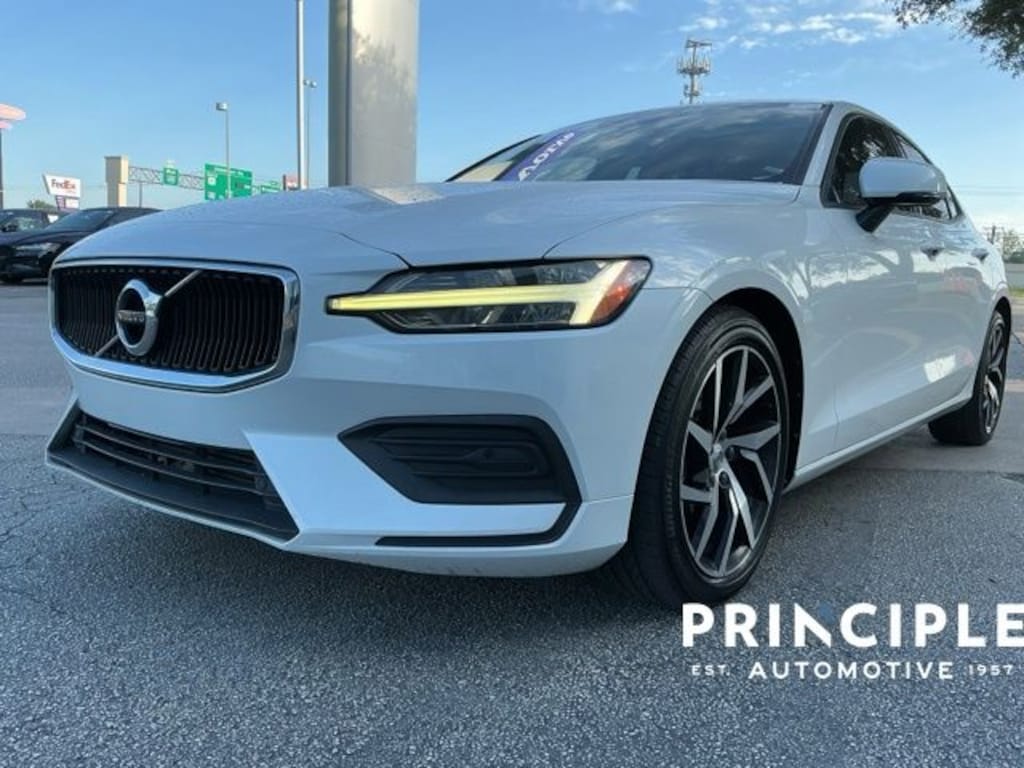 Used 2020 Volvo S60 T6 Momentum Sedan