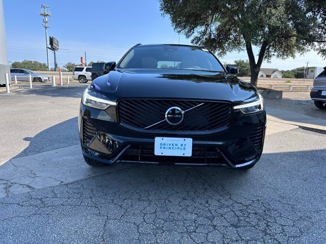 2026 Volvo XC60 B5 Core photo 2