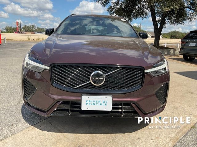 2026 Volvo XC60 B5 Plus photo 2