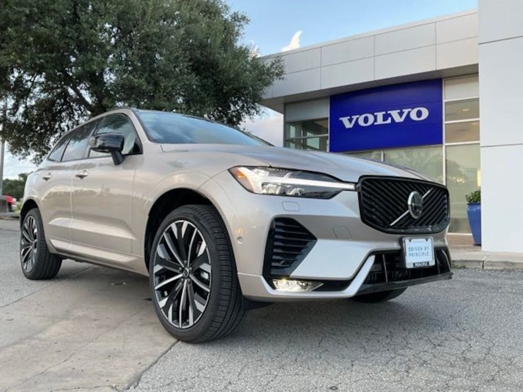 New 2026 Volvo XC60 B5 Ultra SUV