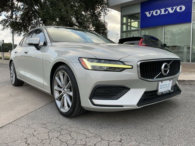 2020 Volvo S60 T5 Momentum's photo