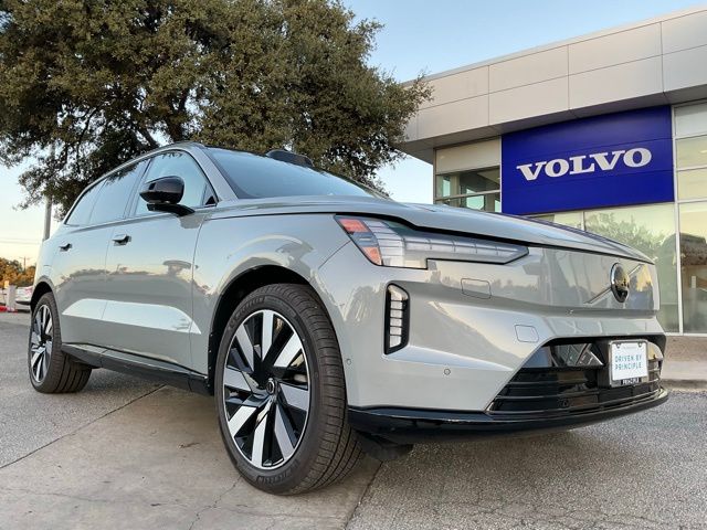 2025 Volvo EX90 Ultra's photo
