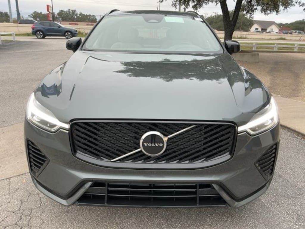 New 2026 Volvo XC60 plug-in hybrid T8 Core SUV