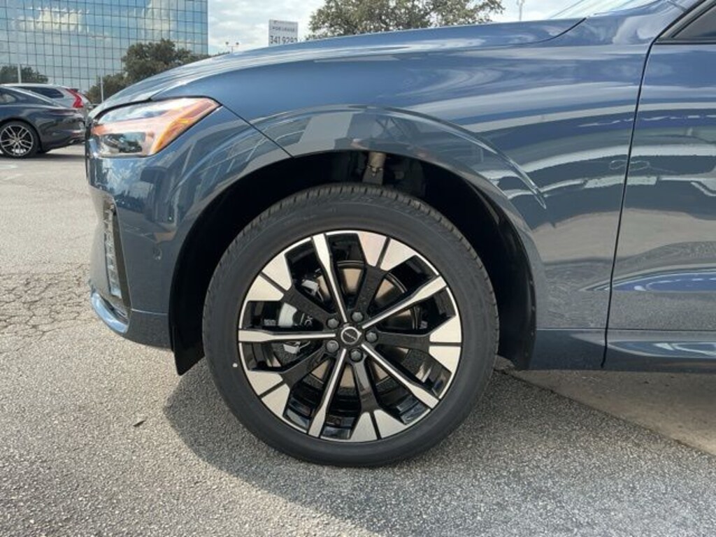 New 2026 Volvo XC60 B5 Plus SUV