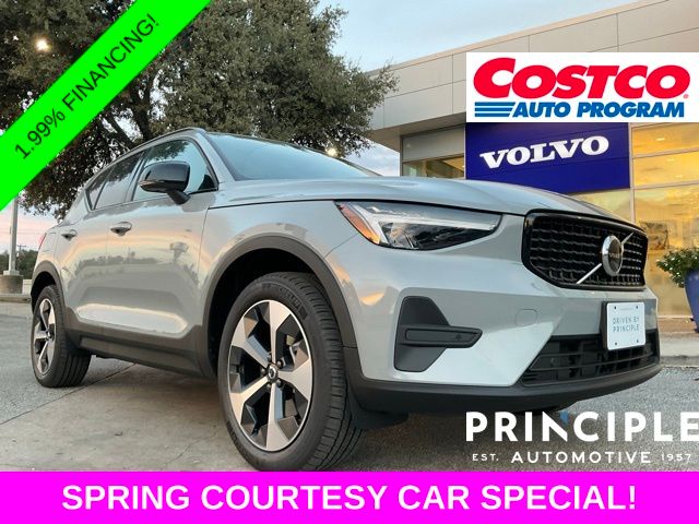 2026 Volvo XC40 B5 Core Dark AWD's photo