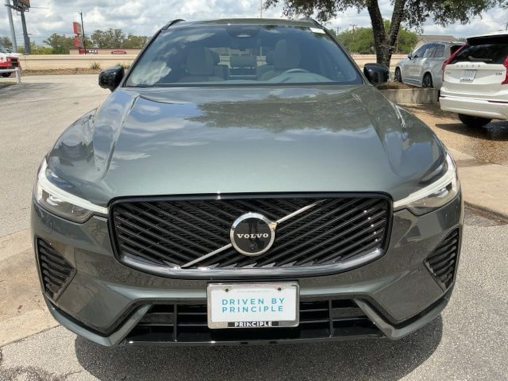 New 2026 Volvo XC60 B5 Plus SUV