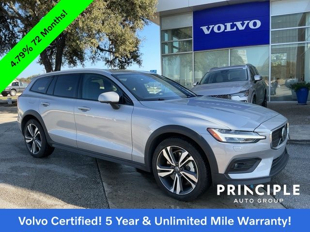 2025 Volvo V60 Cross Country Plus