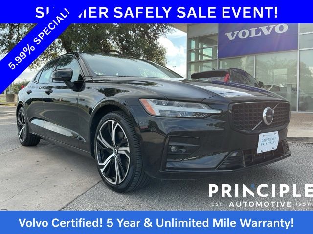 2024 Volvo S60 B5 Core Dark Theme's photo