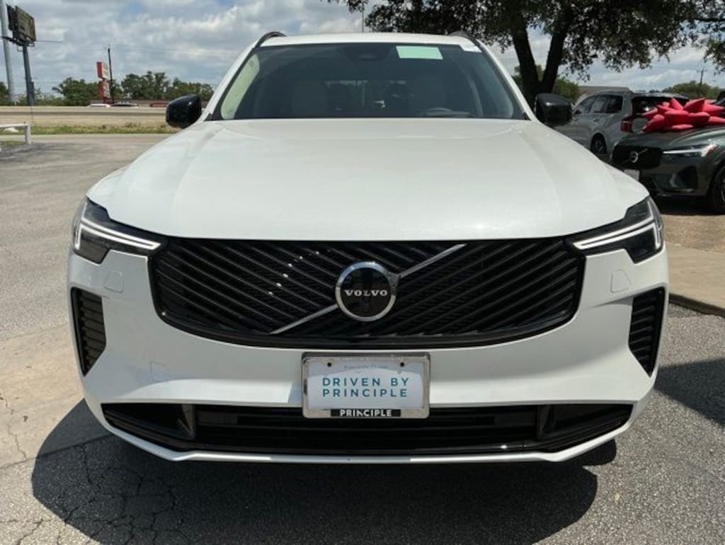 New 2026 Volvo XC90 plug-in hybrid T8 Ultra Dark Theme 7-Seater SUV
