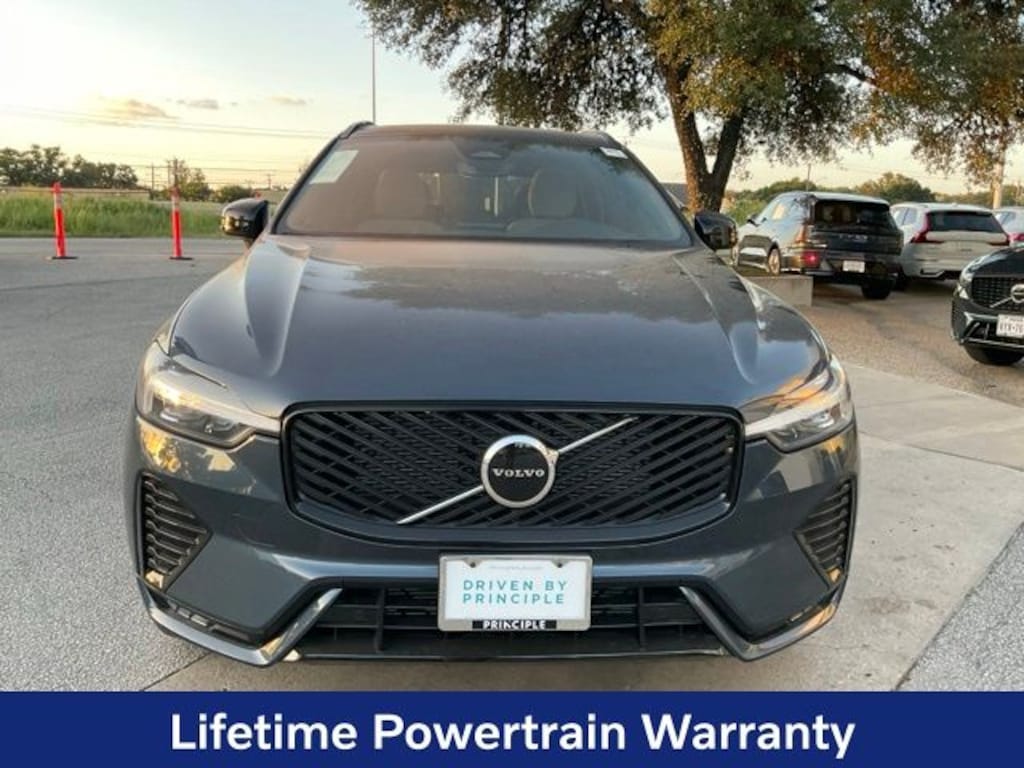 New 2026 Volvo XC60 B5 Core SUV