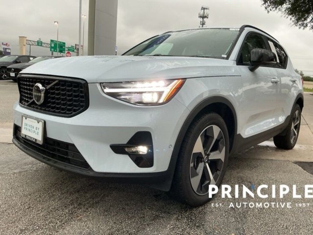 Certified 2026 Volvo XC40 B5 Plus SUV