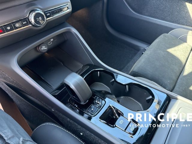 2026 Volvo XC40 Ultra - Photo 12