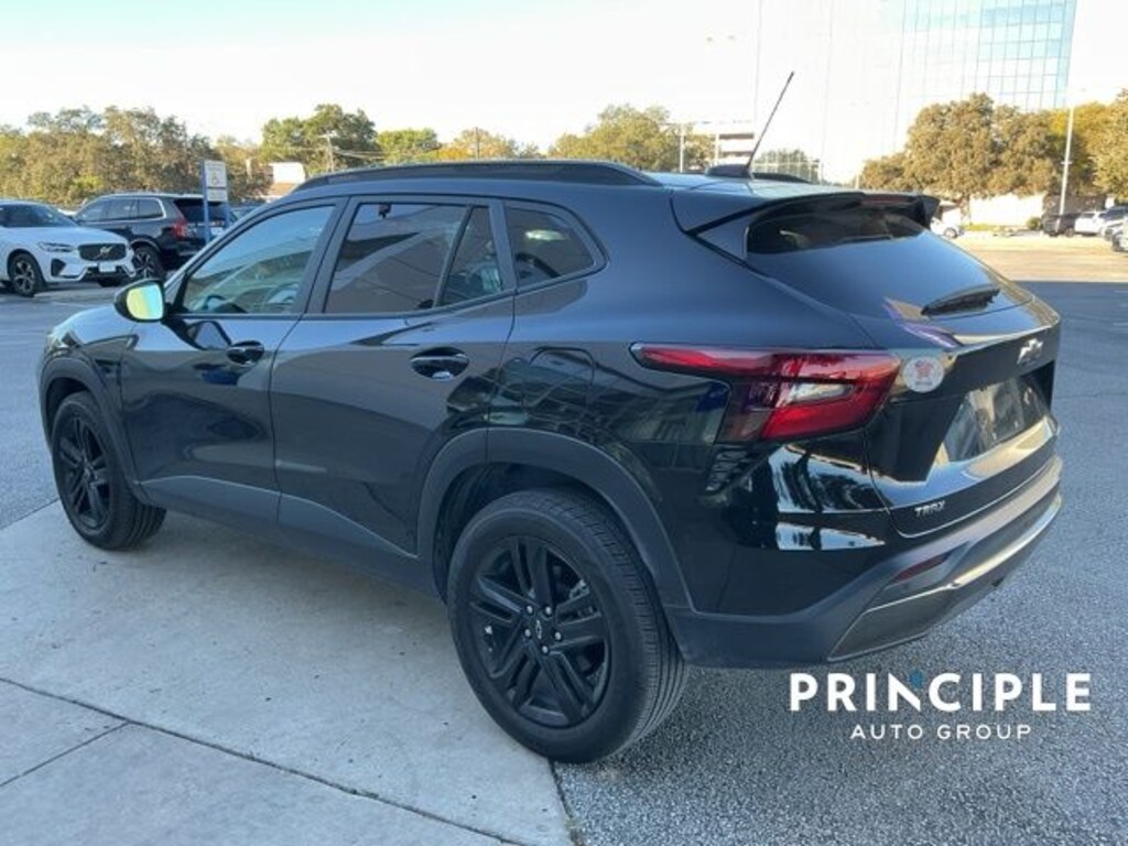 Used 2024 Chevrolet Trax Activ SUV