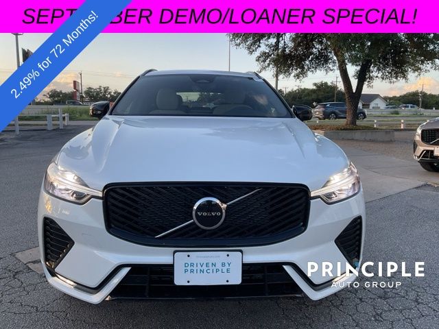 2026 Volvo XC60 B5 Core photo 2