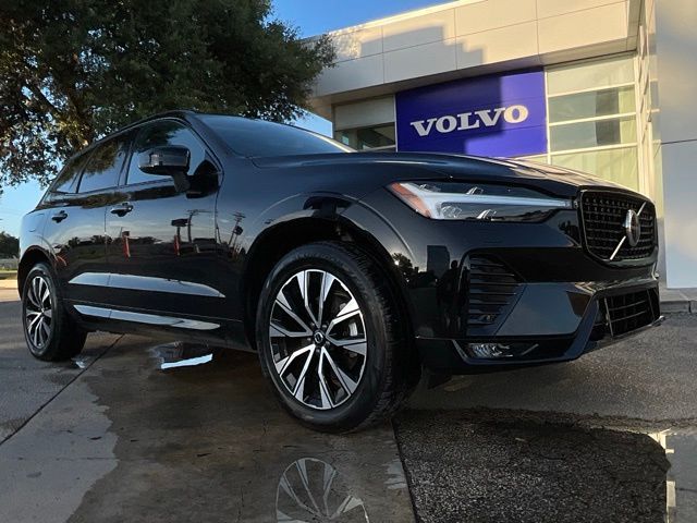 2025 Volvo XC60 B5 Core Dark AWD's photo