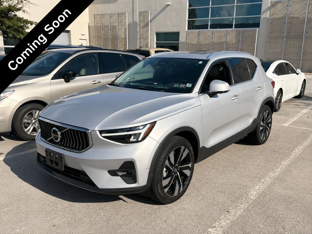 Certified by Volvo 2023 Volvo XC40 B5 Plus Bright Theme