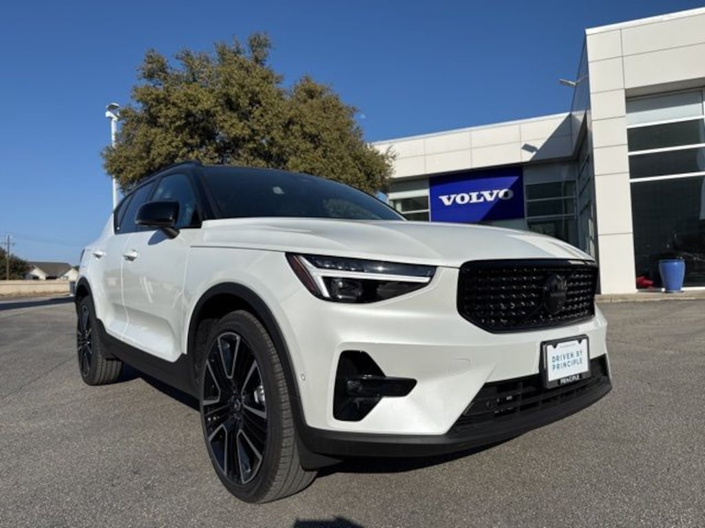 New 2026 Volvo XC40 B5 Ultra Black Edition SUV
