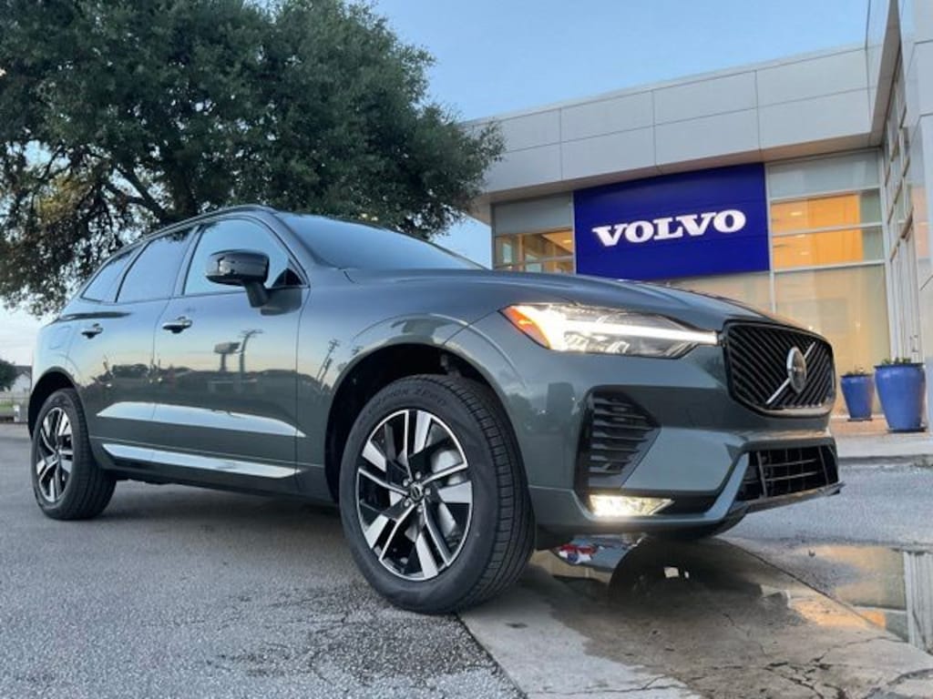New 2026 Volvo XC60 B5 Core SUV