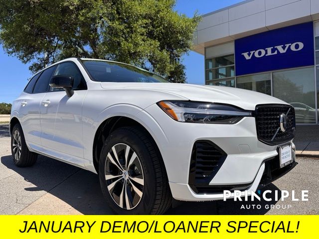2025 Volvo XC60 Core's photo