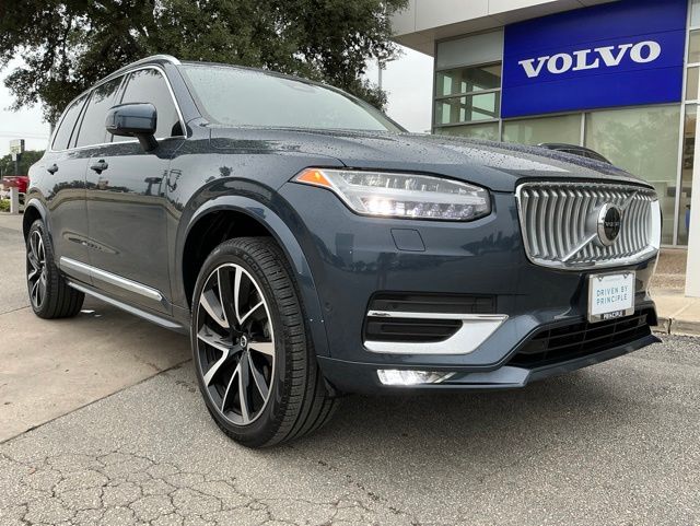 2023 Volvo XC90 B5 Plus 4WD's photo