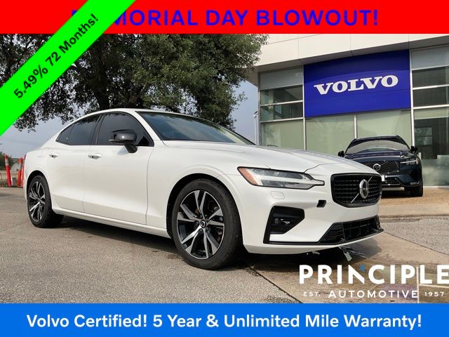 2025 Volvo S60 B5 Core Dark AWD's photo
