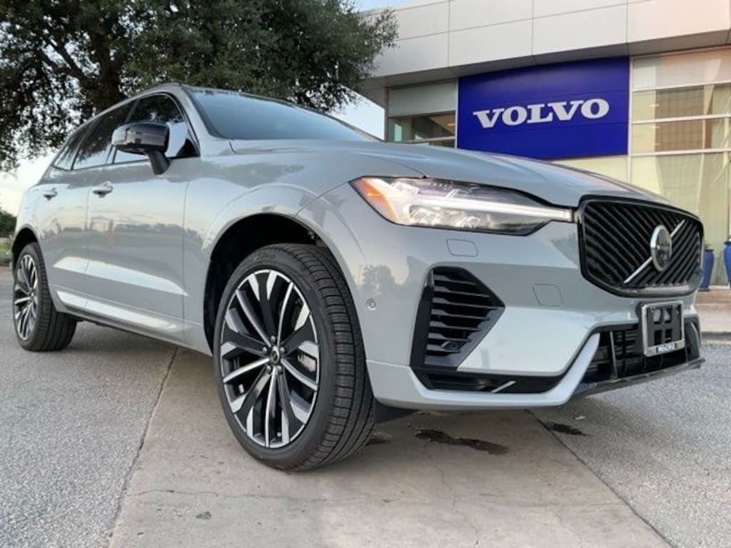 New 2026 Volvo XC60 plug-in hybrid T8 Ultra SUV