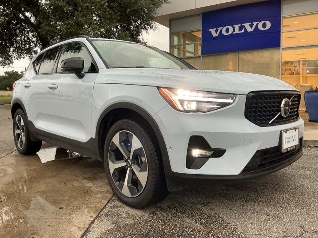 2026 Volvo XC40 B5 Plus I4 Turbocharged DOHC 16V LEV3-ULEV70 AWD