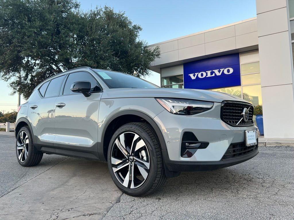 New 2026 Volvo XC40 B5 Plus