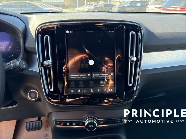 2026 Volvo XC40 Ultra - Photo 11