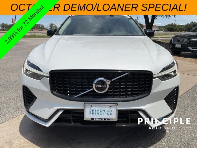 2025 Volvo XC60 Hybrid T8 Core photo 2