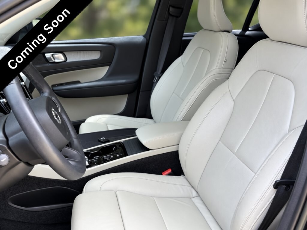 Certified 2023 Volvo XC40 B4 Plus Bright Theme SUV
