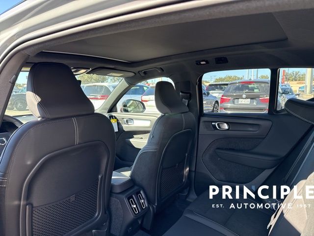 2026 Volvo XC40 Ultra - Photo 25