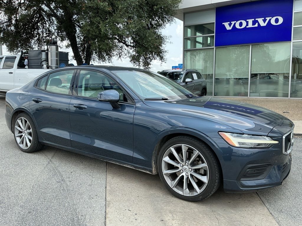 Used 2019 Volvo S60 T5 Momentum Sedan