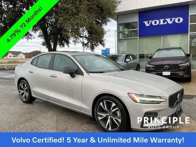 2025 Volvo S60 Core's photo