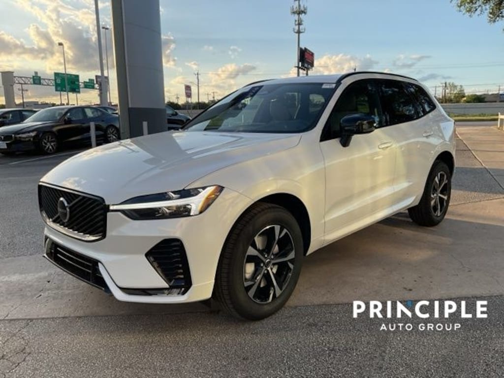 New 2026 Volvo XC60 B5 Core SUV