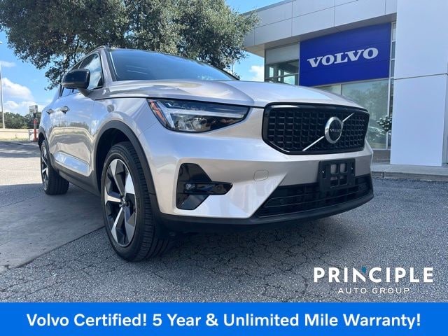 2023 Volvo XC40 B4 Plus Dark Theme I4 Turbocharged DOHC 16V LEV3-ULEV70 FWD