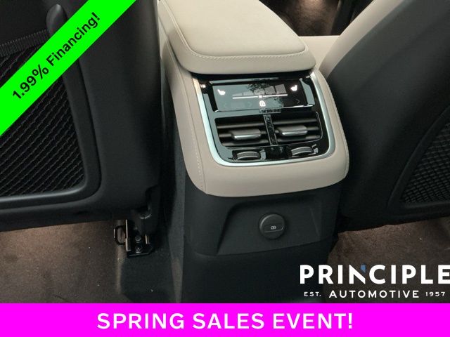 2026 Volvo XC90 Plus - Photo 31