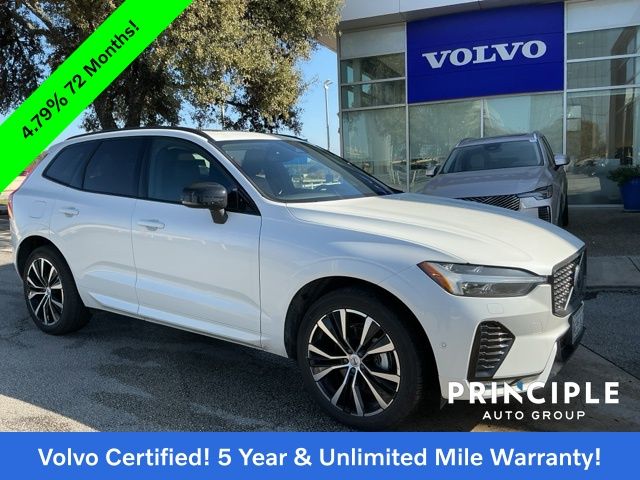 2025 Volvo XC60 Plus's photo