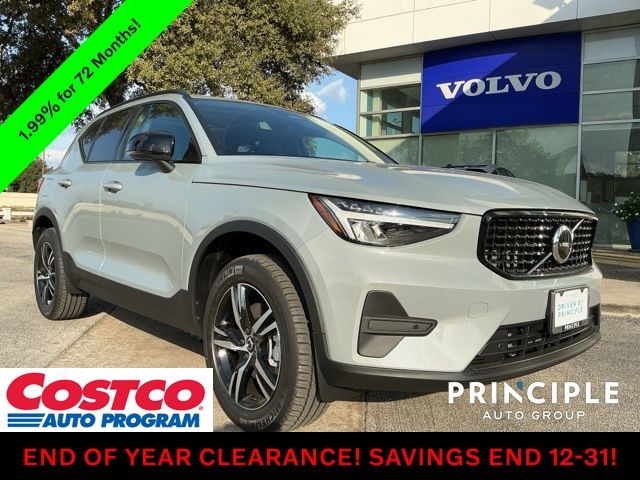 2026 Volvo XC40 Core's photo