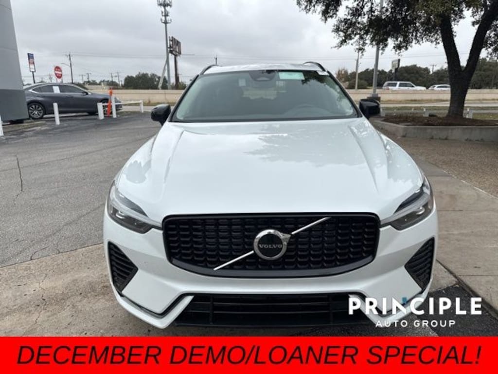 New 2025 Volvo XC60 plug-in hybrid T8 Core SUV