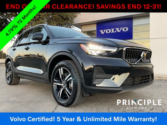 2025 Volvo XC40 Core's photo