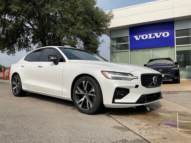 2025 Volvo S60 B5 Core Dark AWD's photo