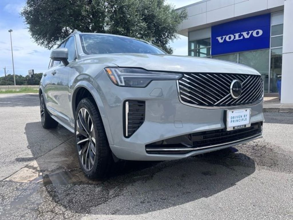 New 2026 Volvo XC90 B5 Core SUV